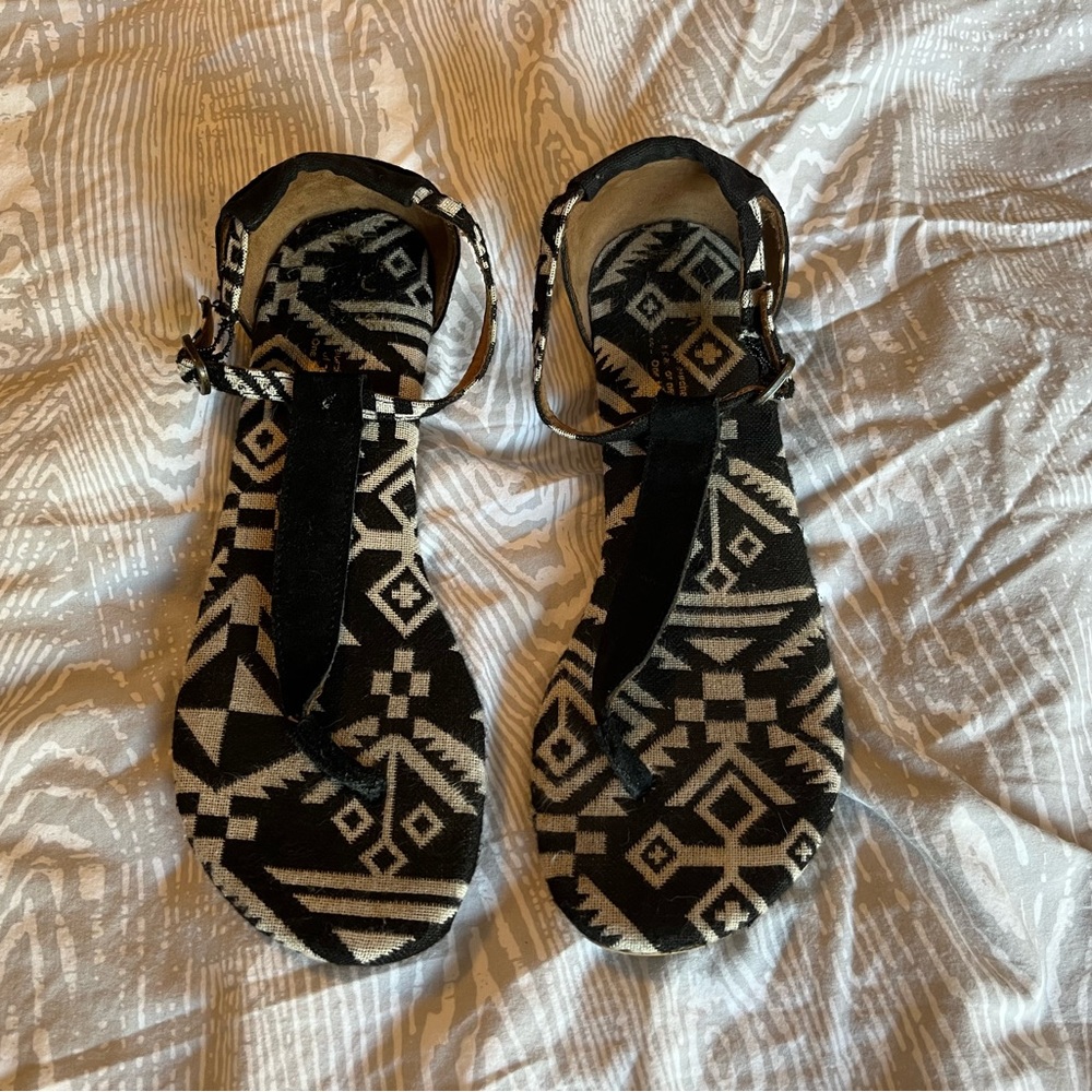 Size Women’s 8.5 Toms Sandals